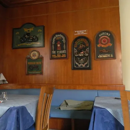 Hotel La Piazzetta 3*