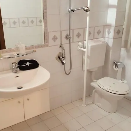 Hotell La Piazzetta 3*