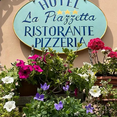 La Piazzetta 3*